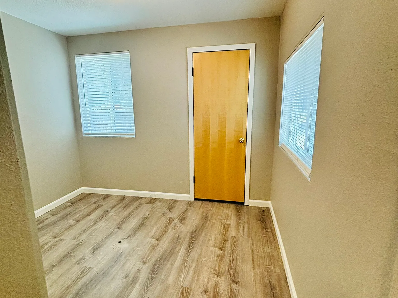 3 bed, 1382 sqft, $2,095 — Photo 4