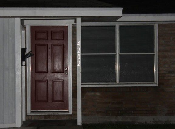 2nd image of 4202 Lamont St