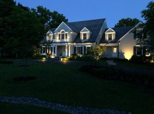 585 Cumnock Rd, Inverness, IL 60067