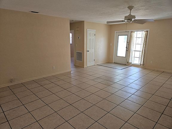 4th image of 171 SE Serenata Ct