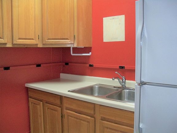 2nd image of 119 1/2 N Broadway APT 4