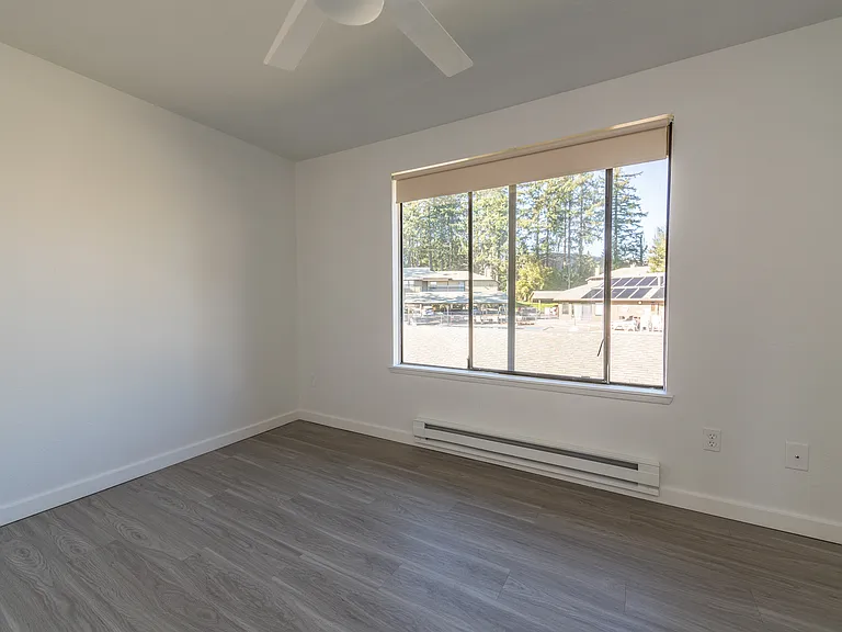 Hallwood Apartments — Photo 21