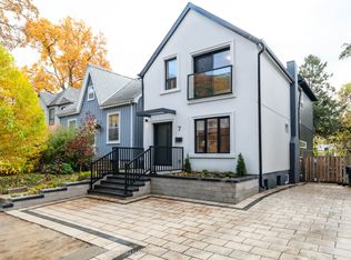 7 Ivy Ave, Toronto, ON M4L2H6