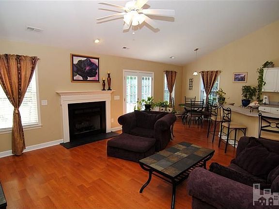 2nd image of 409 Foxwood Ln