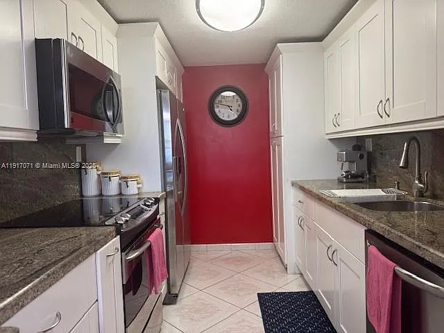 5401 Collins Ave #931 — Photo 23