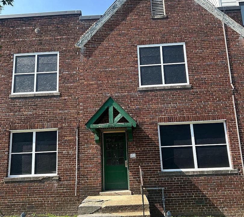 2nd image of 1123 Penn St NE