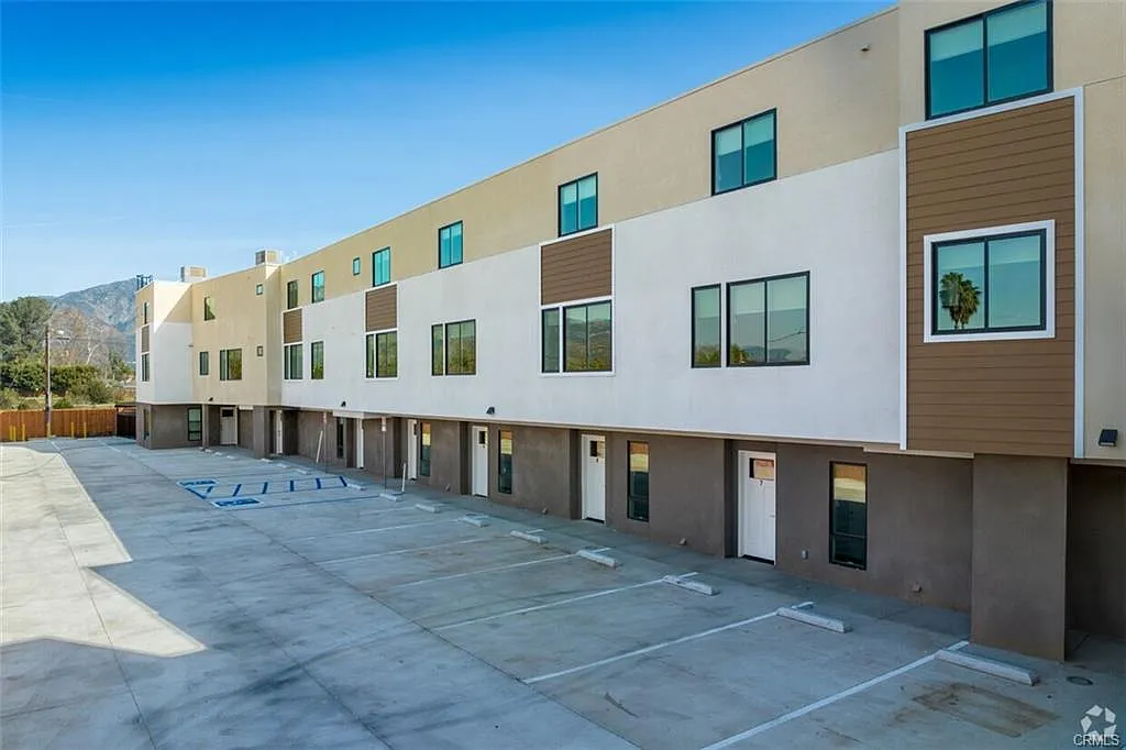 4251 E Live Oak Ave — Photo 1