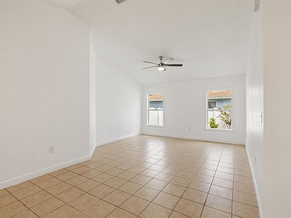 5th image of 1297 10th Ct SW