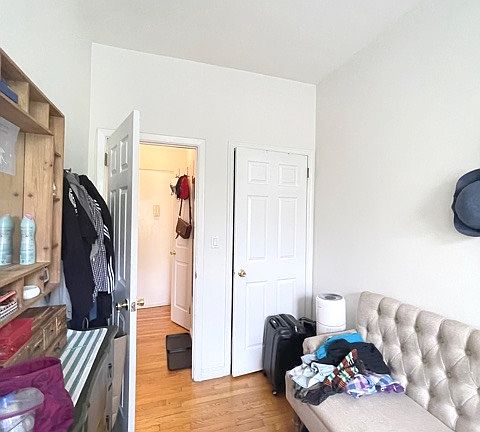 5th image of 352 E 74th St #1B