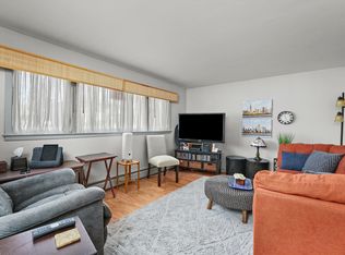 69 E Quincy St APT 1, Riverside, IL 60546