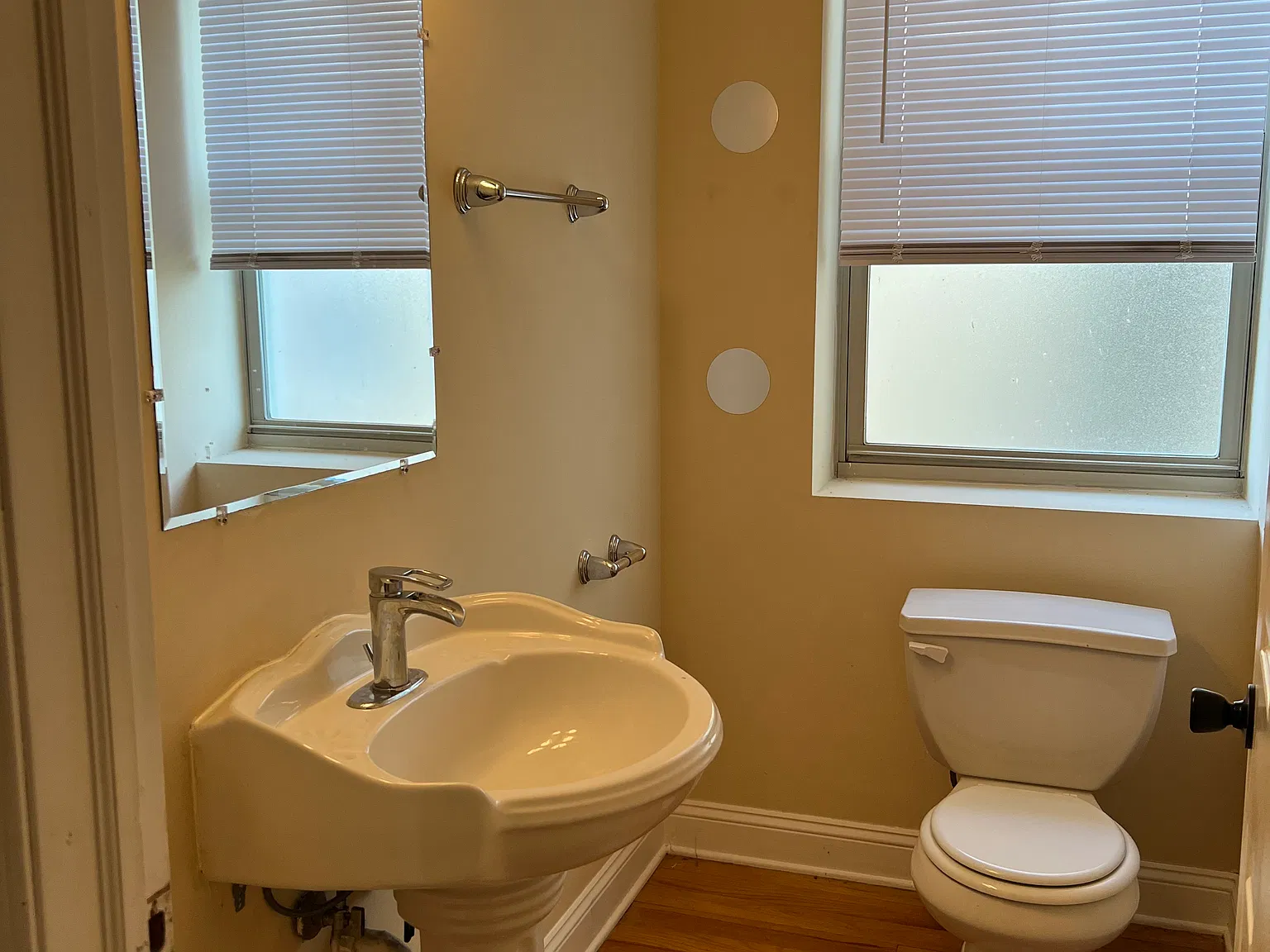 3 bed, 2.5 bath, 1800 sqft, $2,300 — Photo 4