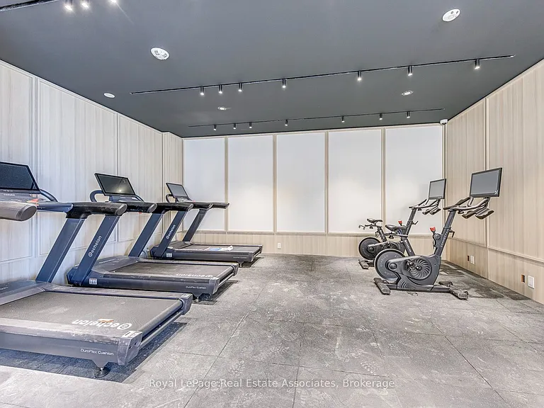 3079 Trafalgar Rd #903 — Photo 32