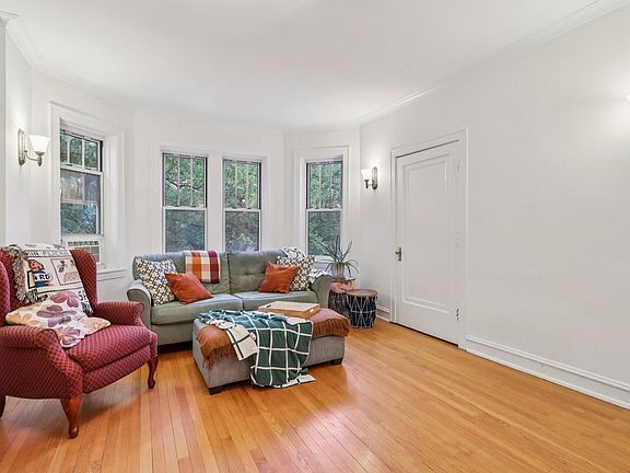 3rd image of 820 Washington Blvd APT 3
