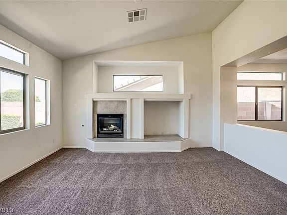 3rd image of 1074 Casady Hollow Ave