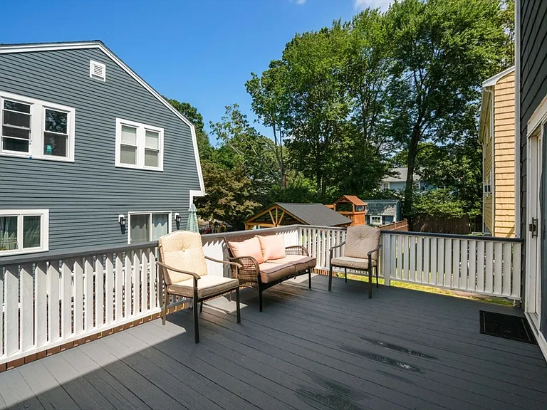 42 Rockland Ave — Photo 24