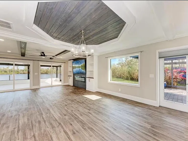 9675 SW Anchor Dr — Photo 6