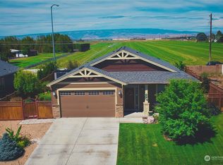 1013 Hilltop Ave NE, Quincy, WA