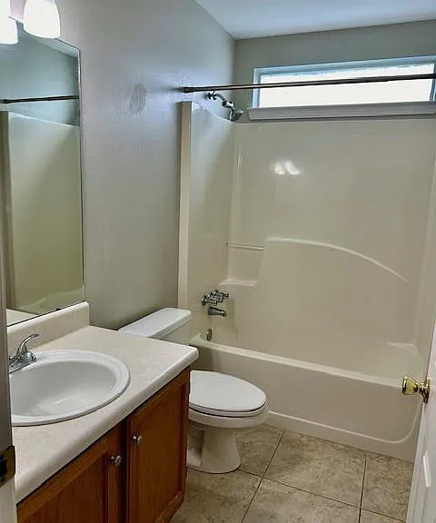 725 Copperfield Dr E — Photo 6