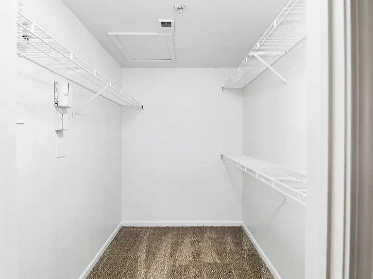 The Vintage at Zona Rosa Apartment Homes — Photo 23