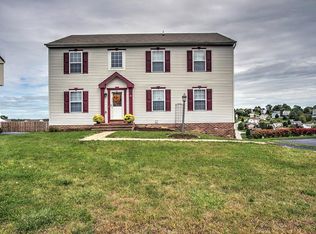 712 Woodbridge Dr, Oakdale, PA 15071