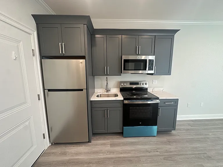 134 Linden St #102 — Photo 2