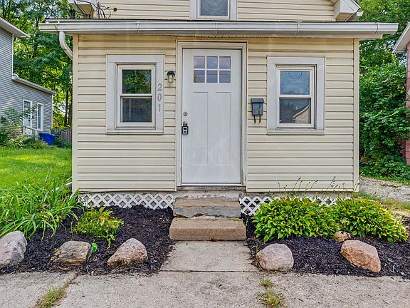 2nd image of 201 S Franklin St