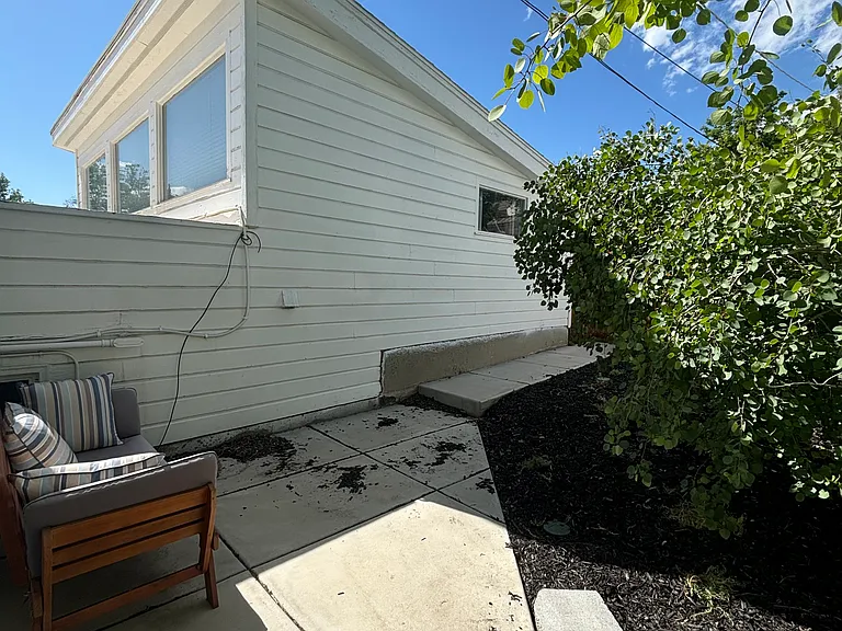 719 E 8th Ave — Photo 9