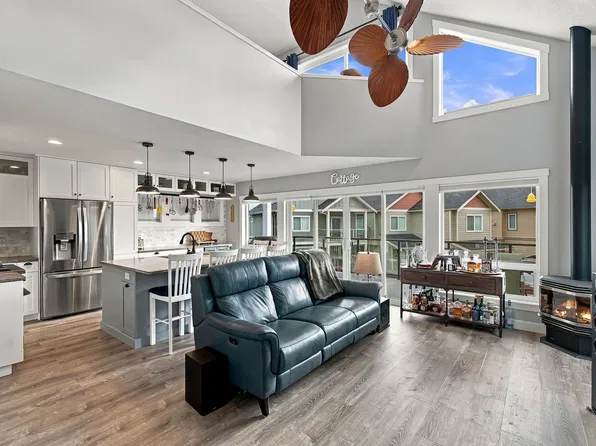 6976 Terazona Dr, Central Okanagan West, BC V1Z 3R8