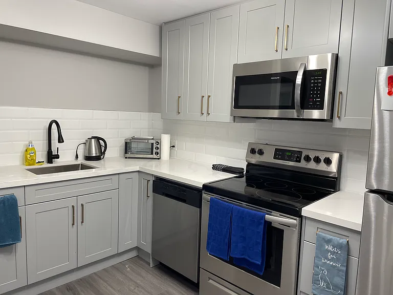 40 Helen St #3 — Photo 4