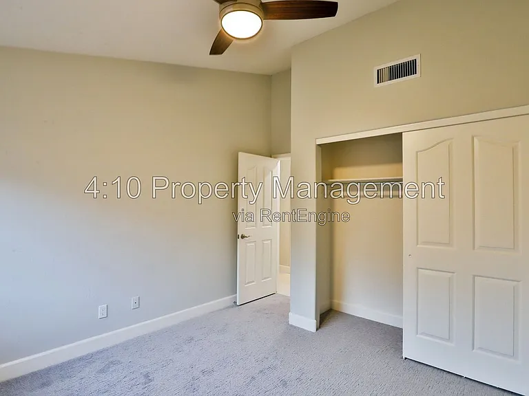 4230 E Woodland Dr — Photo 16