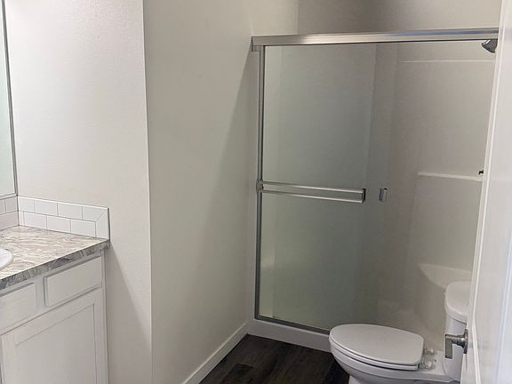 3rd image of 609 W Alder St #201