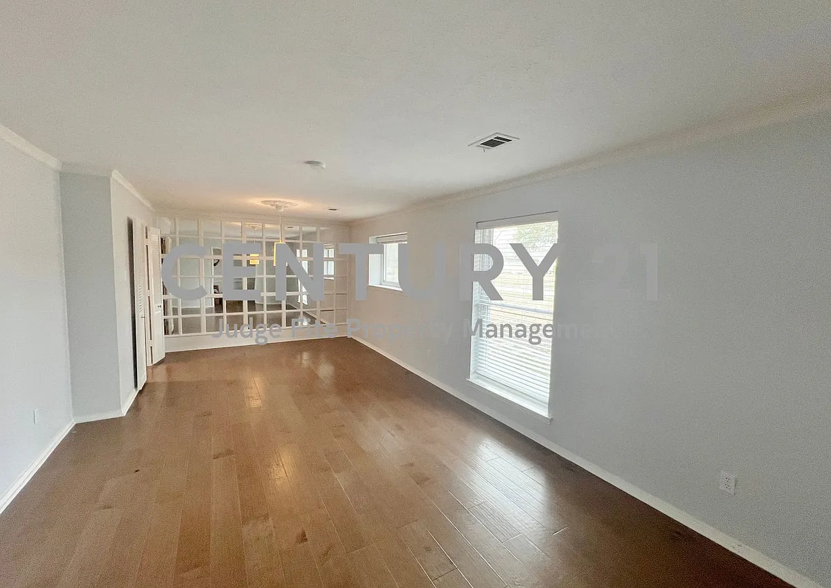 Building Photo - 411 High Brook Dr