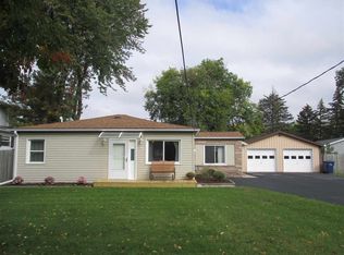 304 Deens Ln, Bay City, MI 48706