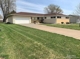 729 Clay St, Minneapolis, KS 67467