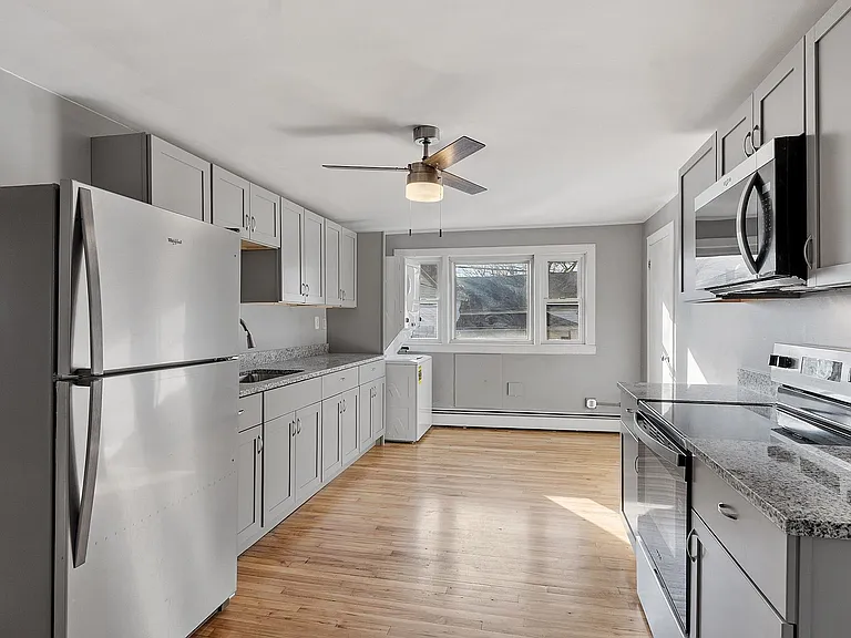 6 Cherry St #B — Photo 1