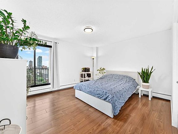 4th image of 1330 E 15th Ave SW #1106
