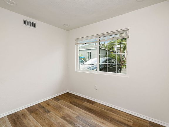 3rd image of 4016 1/2 W 102nd St
