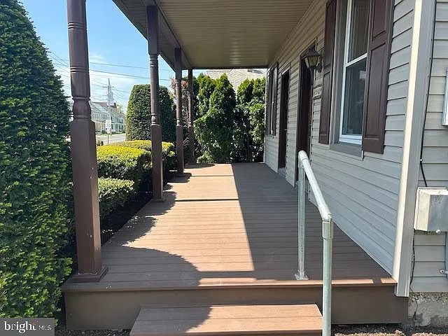 200 E Main St — Photo 31
