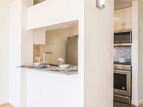 4th image of 1 Union Sq S APT 18B