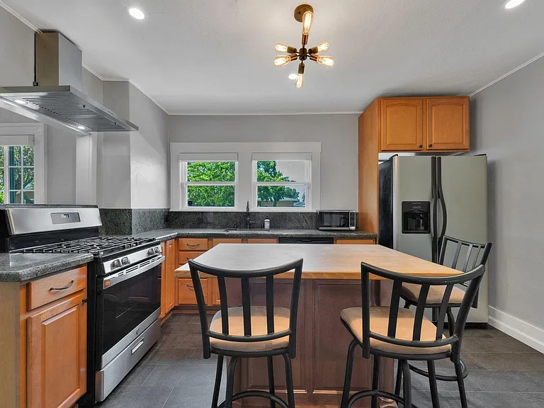 802 Broadmoor Blvd — Photo 11