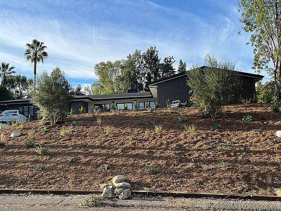 5th image of 1566 El Dorado Dr