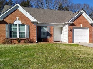 10433 Roundleaf Dr, Charlotte, NC 28213