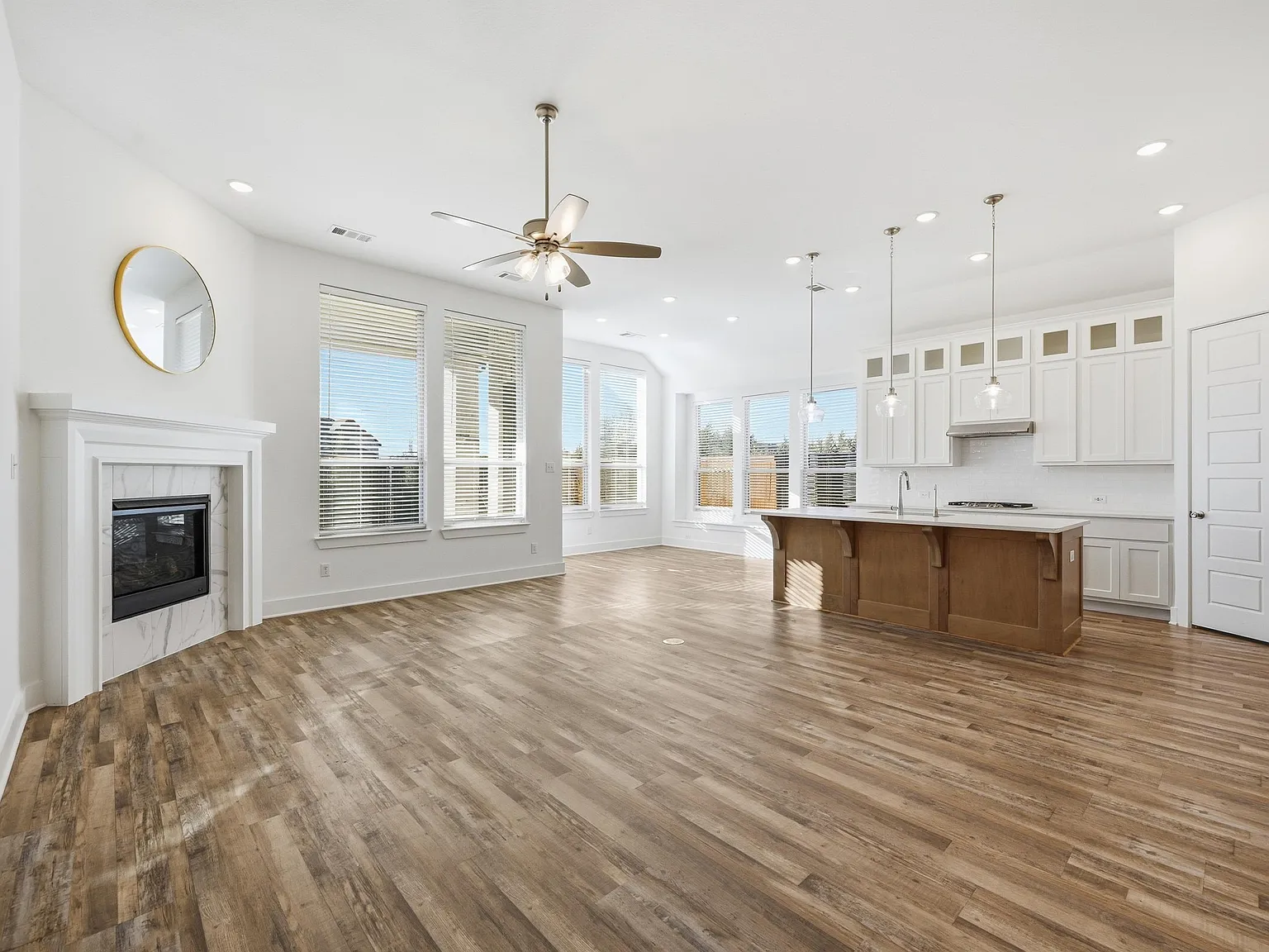 3008 Armstrong Ave — Photo 4