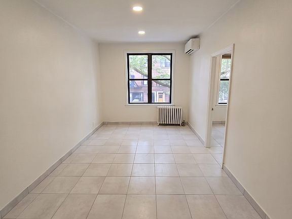 4th image of 2232 E 7th St #2F