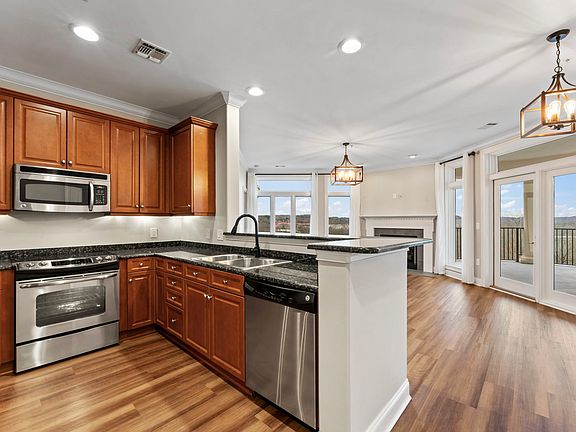 4th image of 400 Warioto Way APT 813