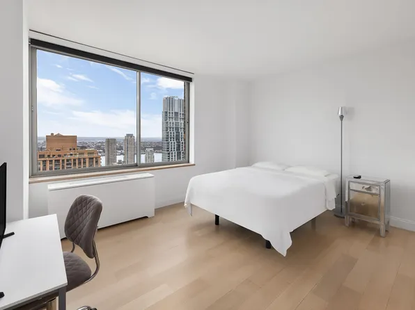 101 West 67th Street image 3 of 17