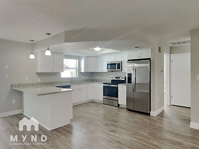 9116 Glen Moor Ln — Photo 4