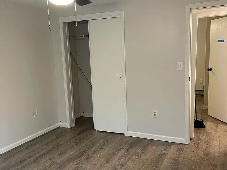 95 Downey Dr — Photo 16