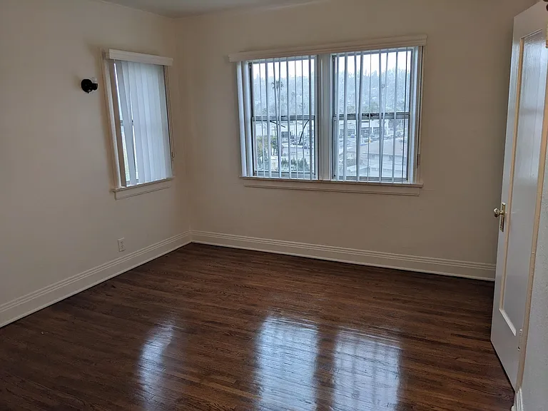 1 Waverly Dr — Photo 13