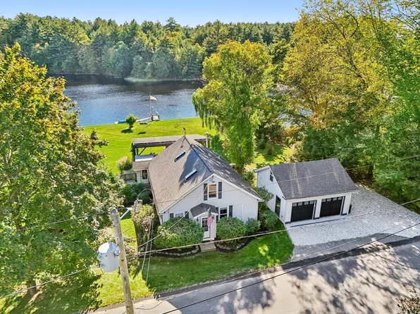 39 Water St, Assonet, MA 02702